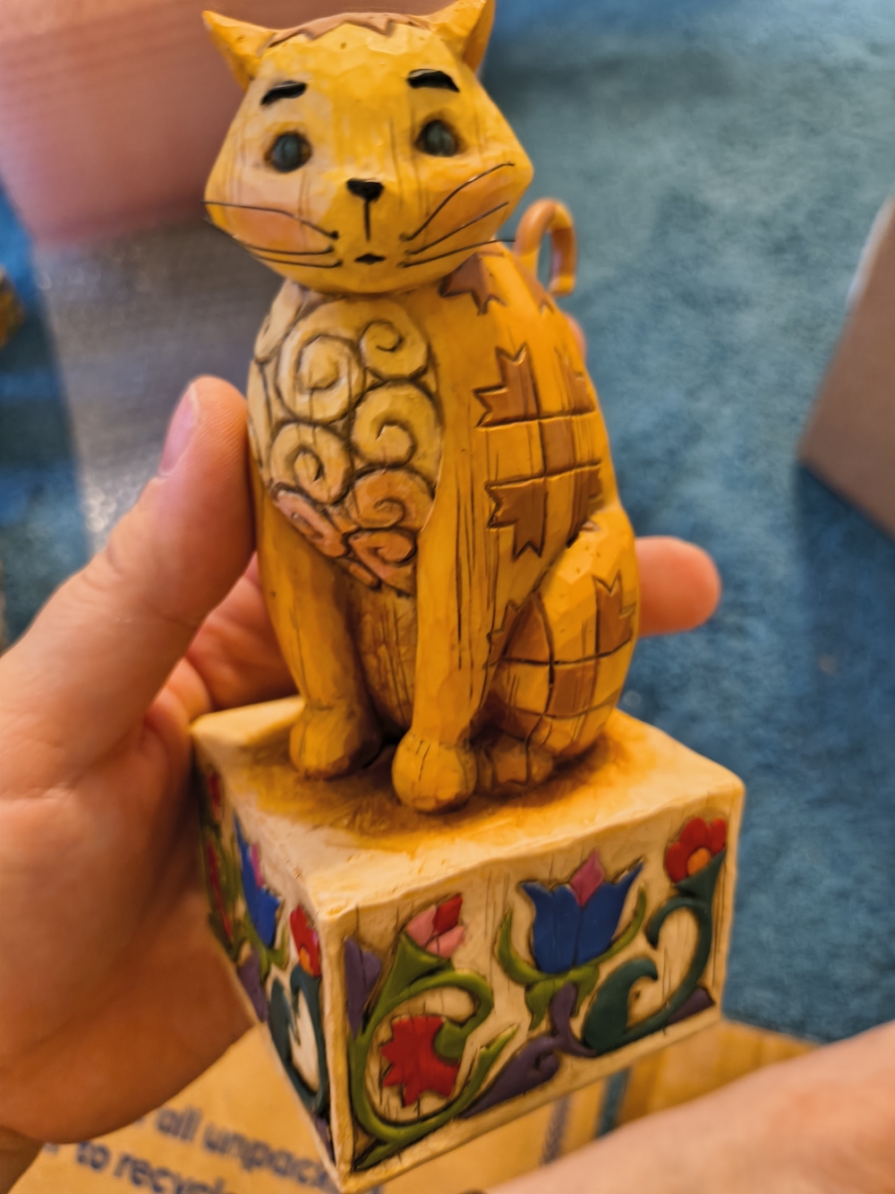 Jim Shore Heartwood Creek Cat Figurine in Cream and Brown